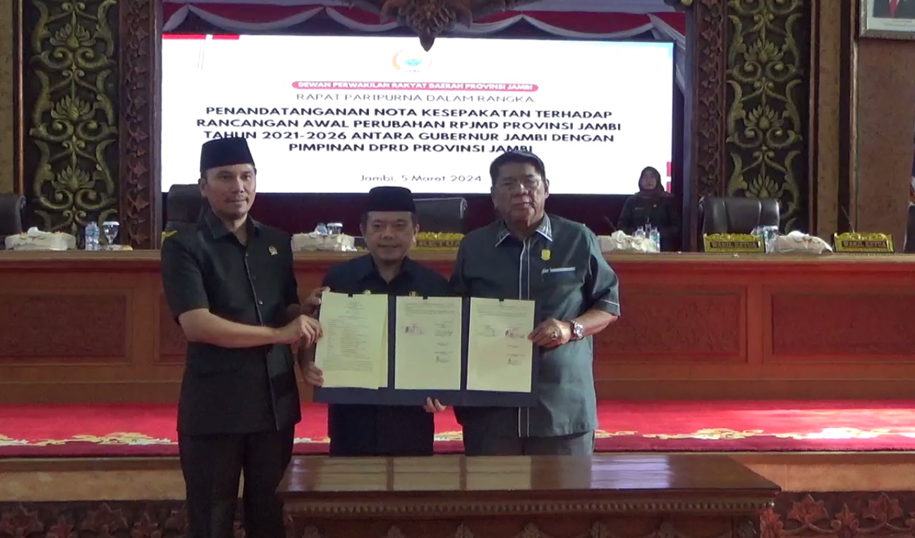 Gubernur Al Haris Tandatangani Nota Kesepakatan Perubahan RPJMD 2021-2026 