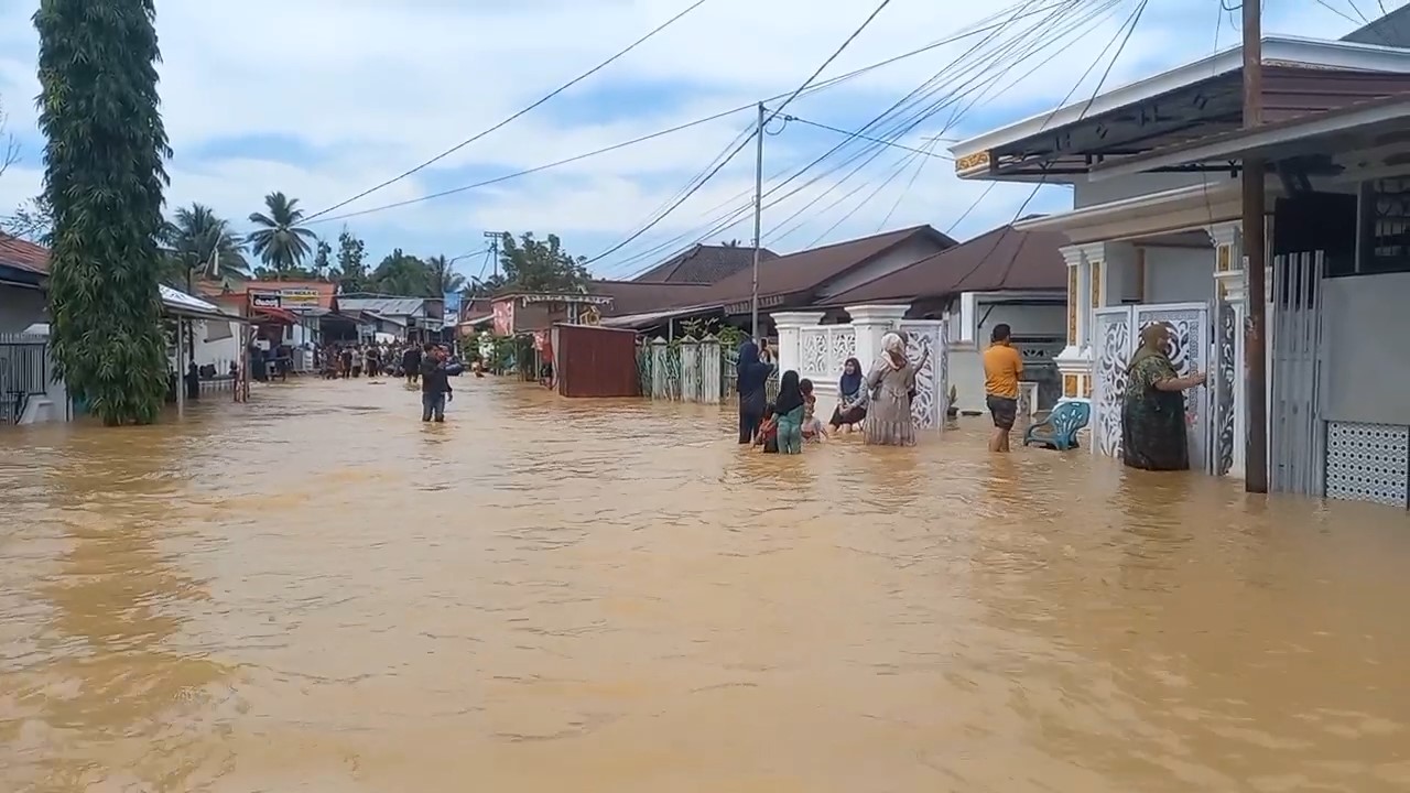 Banjir Bandang Kepung Sarolangun, 7.758 Kepala Keluarga di 50 Desa Terdampak Banjir