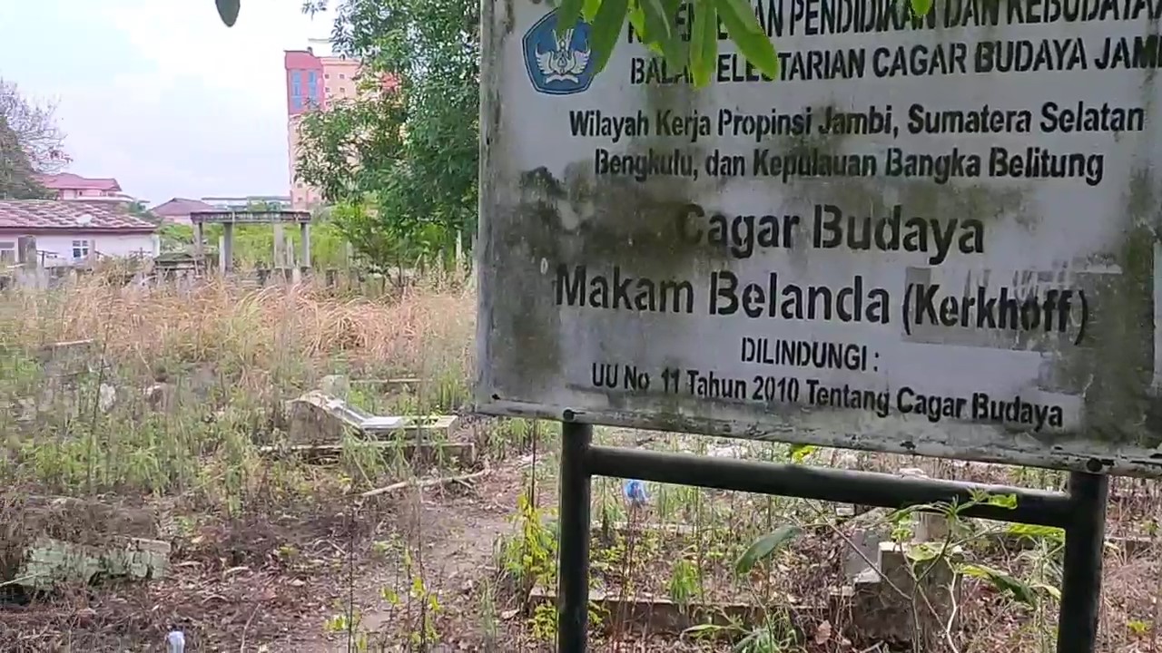 Cagar Budaya Makam Belanda di Kawasan Jembatan Makalam Tak Terurus