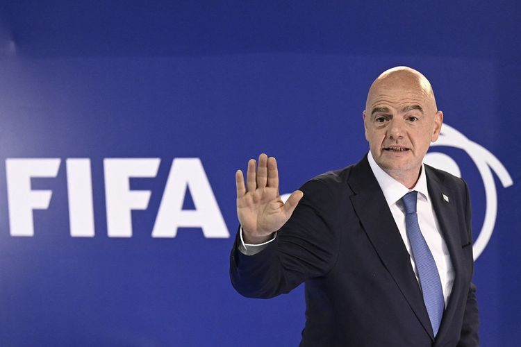 Jokowi Akan Berikan Bintang Tanda Jasa Untuk Presiden FIFA Gianni Infantino