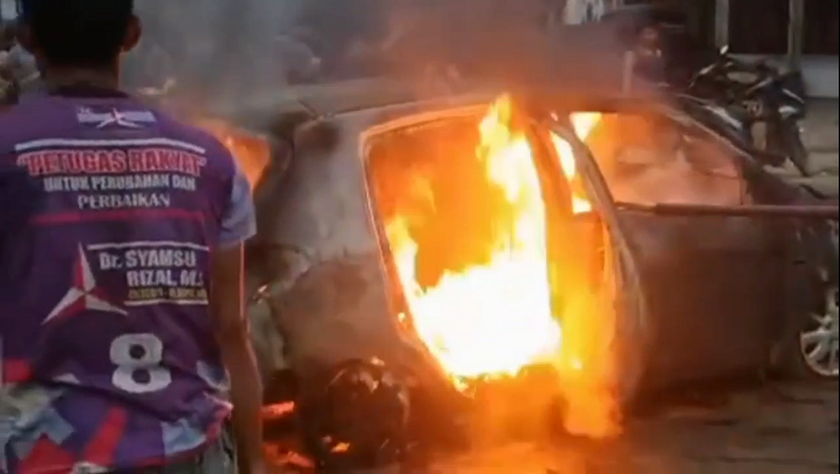 Dua Unit Mobil di SPBU Sungai Bengkal Terbakar Saat Antre BBM