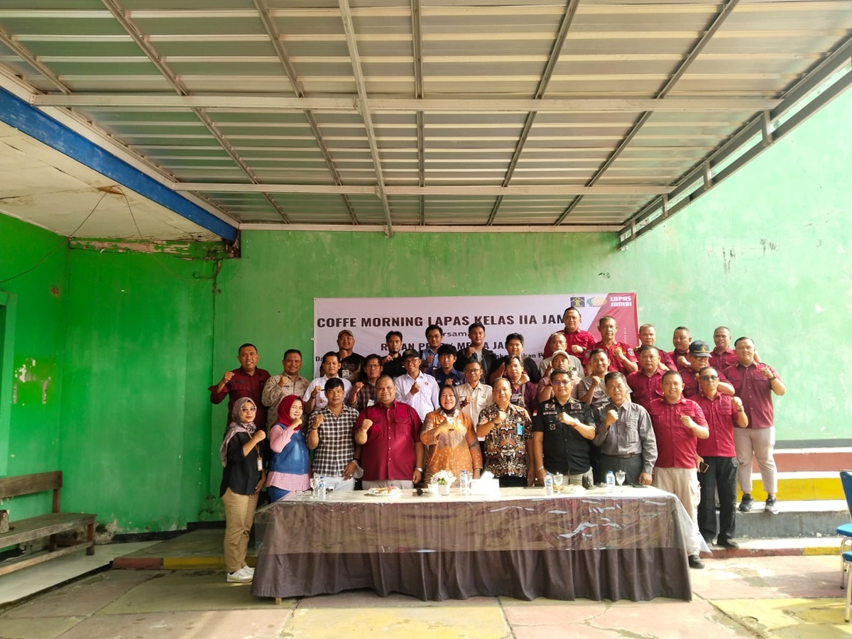 Kalapas Yunus Simangunsong Gelar Coffe Morning Bersama Awak Media di Lapangan Olahraga Lapas kelas II/A Jambi