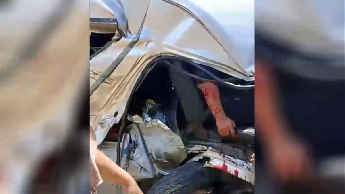 Kecelakaan Mengerikan di Jalinsum Jambi–Sarolangun, Sopir Travel Restu Ibu Terjepit di Kemudi