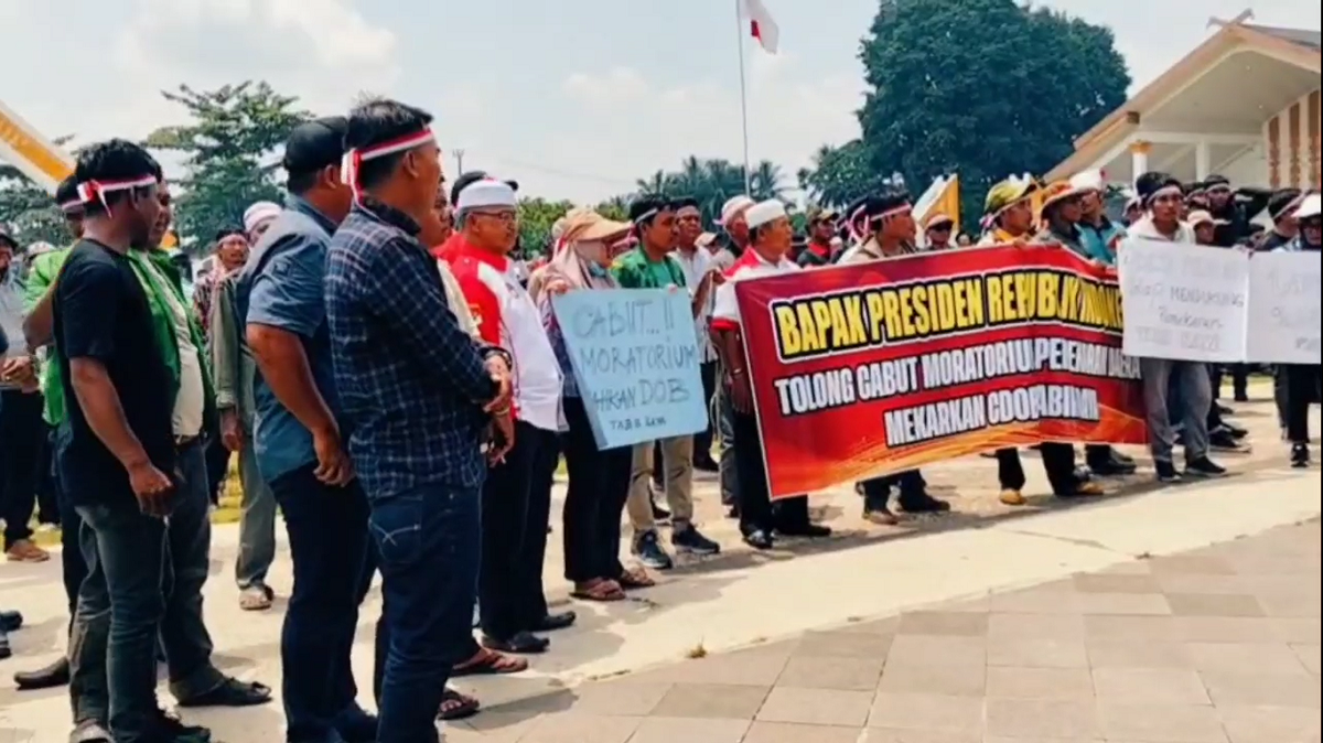 Aksi Tabir Raya, Ratusan Warga Tabir Raya Geruduk Kantor Bupati Merangin