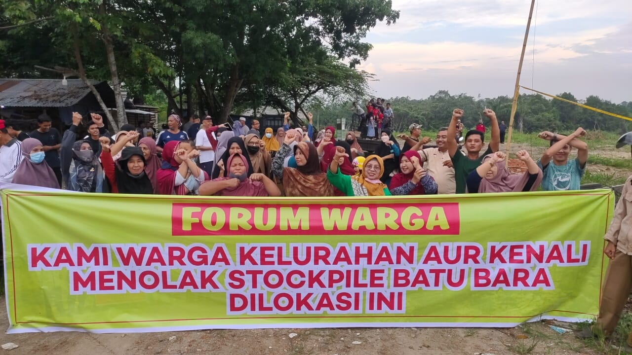 Tolak Stockpile Batu Bara, Warga Blokir Akses PT. SAS