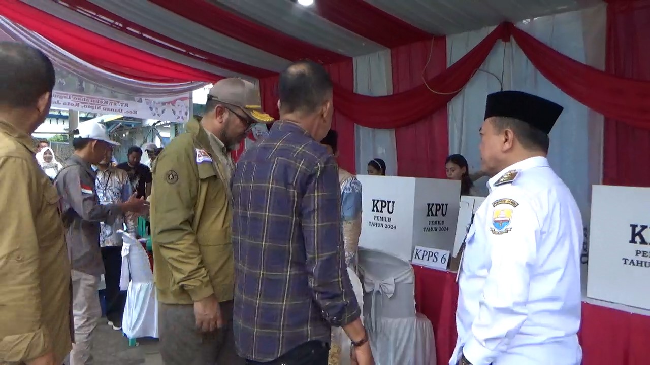 Gubernur Al Haris Tinjau TPS di Lokasi Banjir Kawasan Danau Sipin dan Legok 