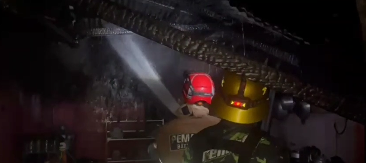 Satu Unit Rumah di Jembatan Mas Batang Hari Terbakar, Diduga Akibat Korsleting Listrik