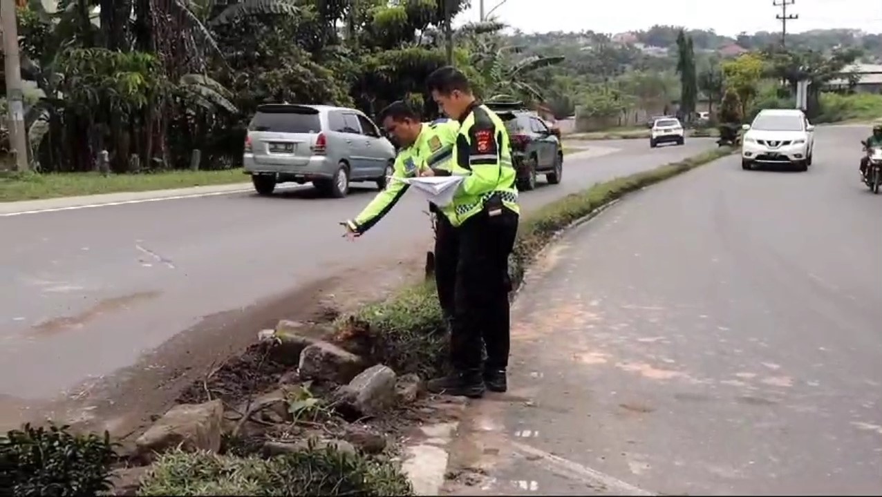 Kasus Kecelakaan Maut di Simpang Rimbo, Polisi Amankan Sopir dan Lakukan Olah TKP