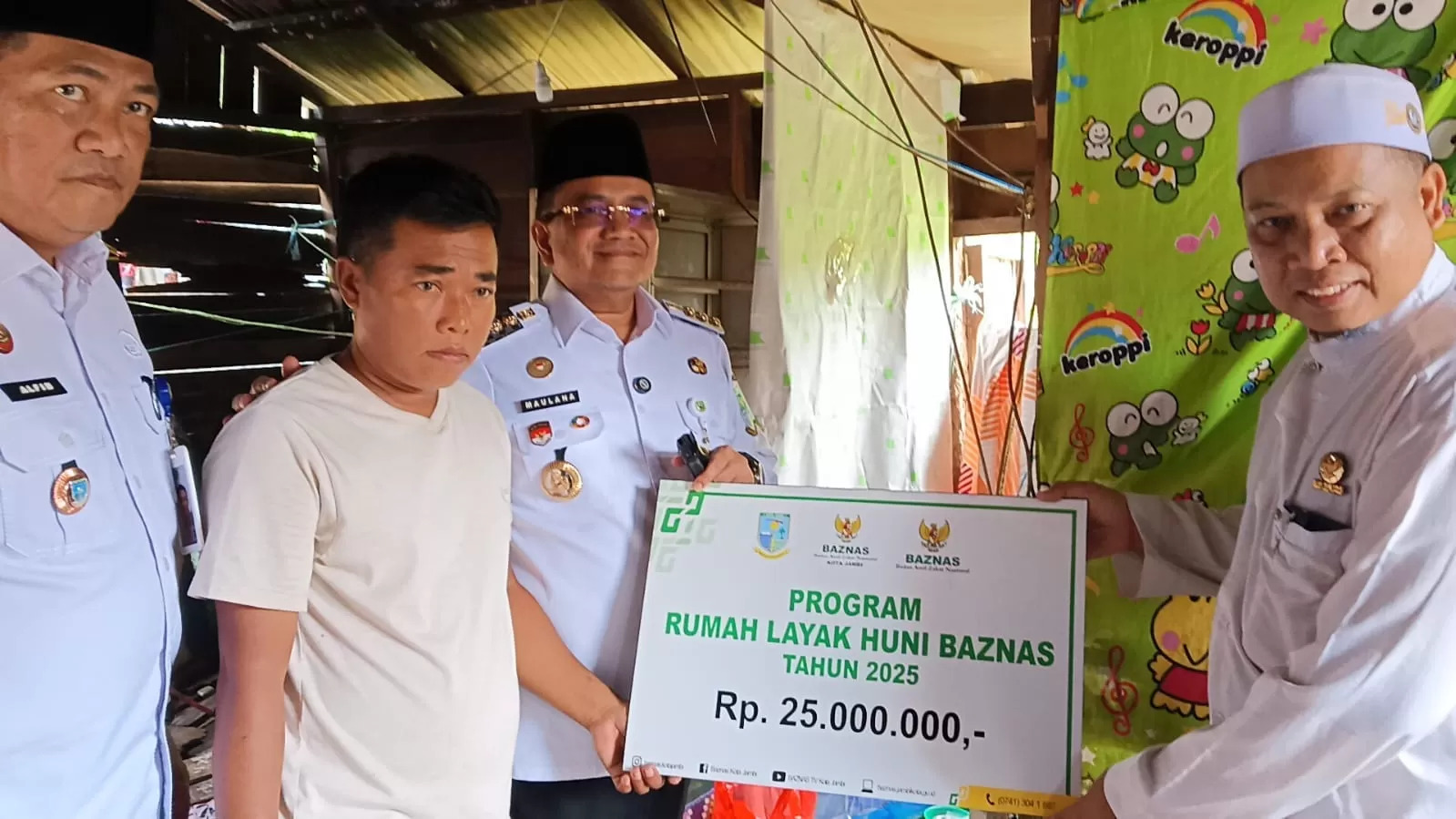 Haru! Wali Kota Jambi Temui Lansia di Rumah Nyaris Roboh, Siap Bedah Rumah dan Beri Perawatan Medis