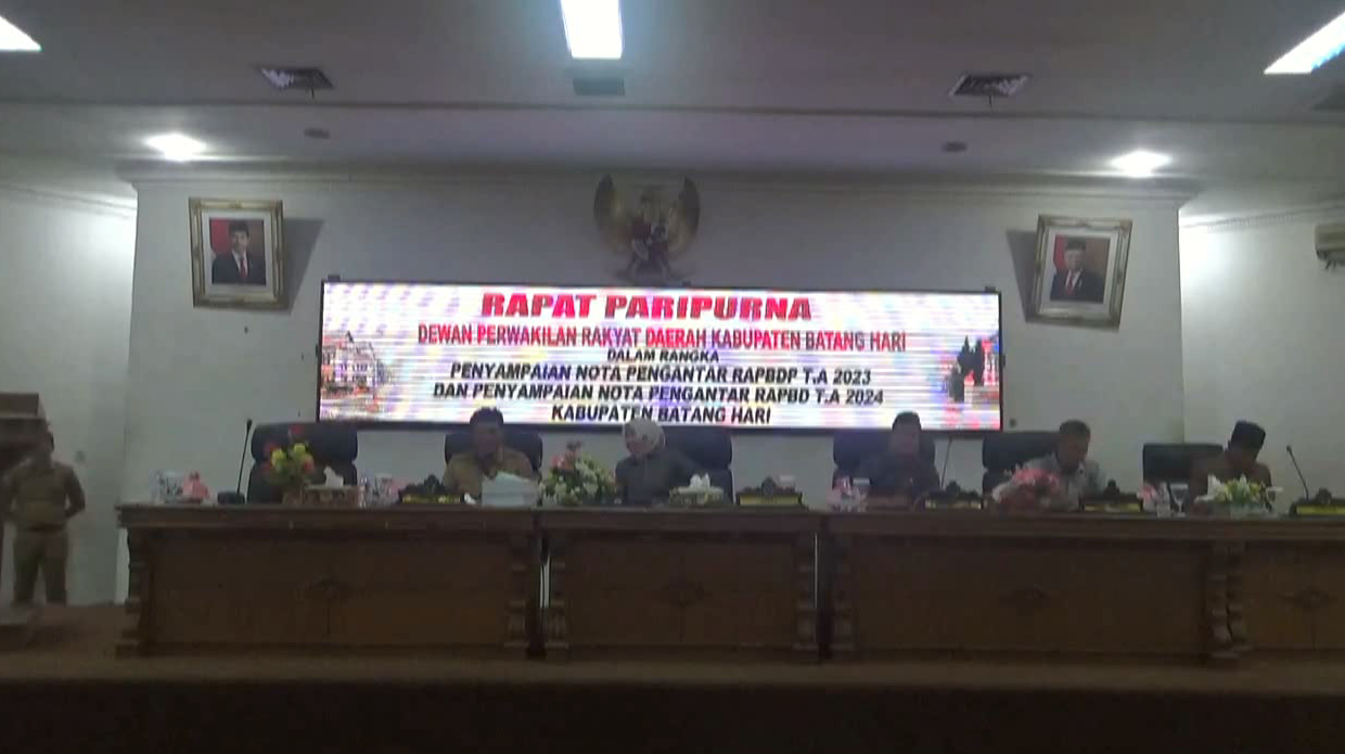 DPRD Batanghari Gelar Paripurna RAPBD-P 2023 dan RAPBD 2024, Bupati Sampaikan Nota Pengantar 