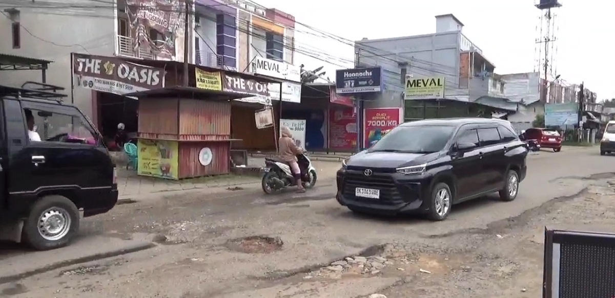 Warga Beliung Keluhkan Kondisi Jalan Berlobang, Tingkatkan Risiko Kecelakaan