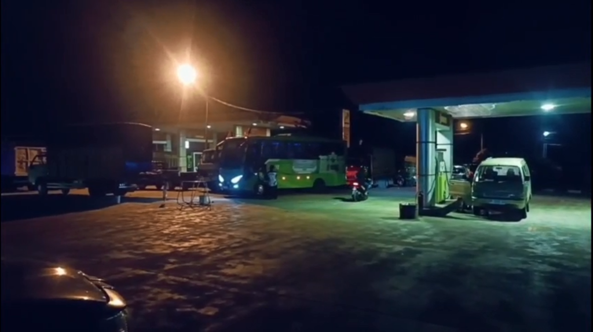 Satlantas Muaro Jambi Tertibkan Kendaraan Antri Solar yang Timbulkan Kemacetan