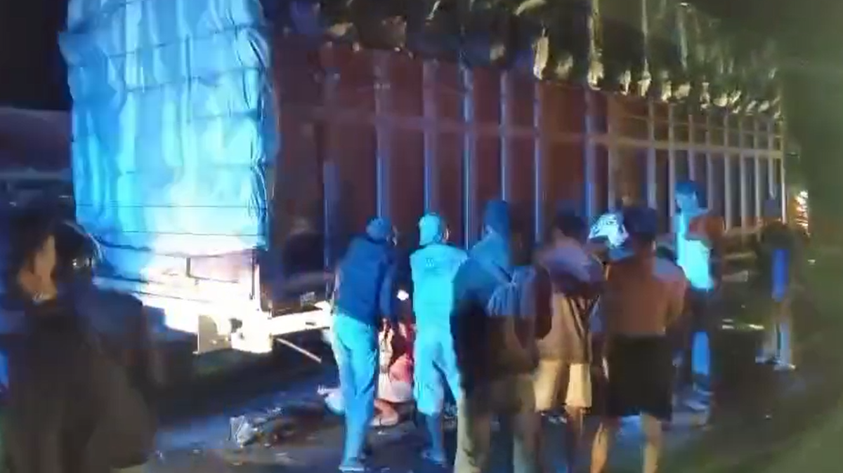Kecelakaan Maut Tabrak Truk Tronton Terparkir, Pengendara Motor Tewas