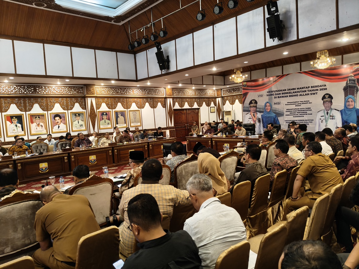 Gubernur Jambi Evaluasi Pembangunan Jalan Khusus Batubara, Tiga Perusahaan Dihadirkan