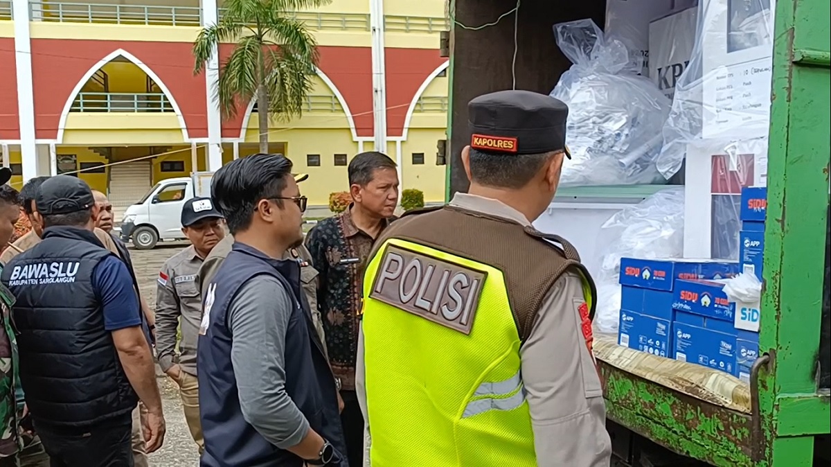 KPU Sarolangun Salurkan Logistik Pilkada ke Wilayah Rawan Jelang H-3 Pencoblosan