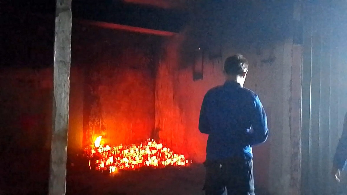 Kebakaran Kincay Plaza, Api Muncul Dari Ruko Kosong Di Area Plaza 