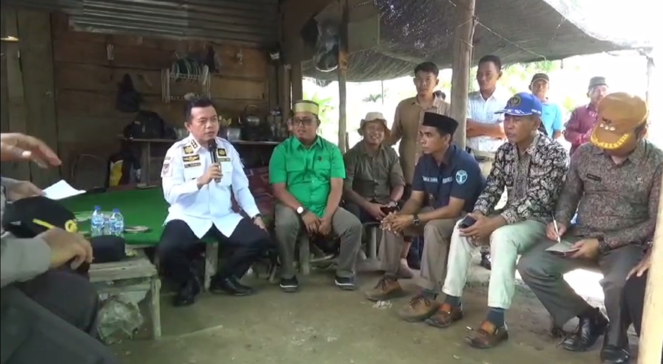 Dialog Dengan Petani Cabai di Pondok, Al Haris Komitmen Bantu Alat Pertanian Untuk Petani