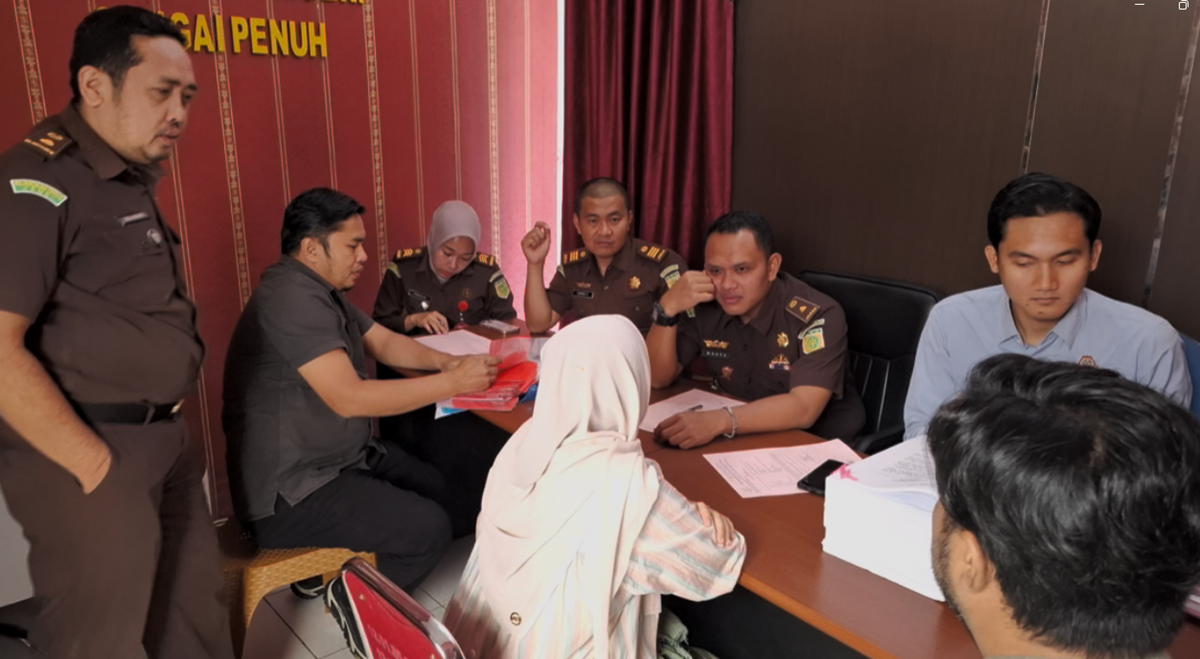 Terdakwa Kasus Pembobolan Rekening Nasabah Bank Jambi Cabang Kerinci Jalani Sidang Perdana 