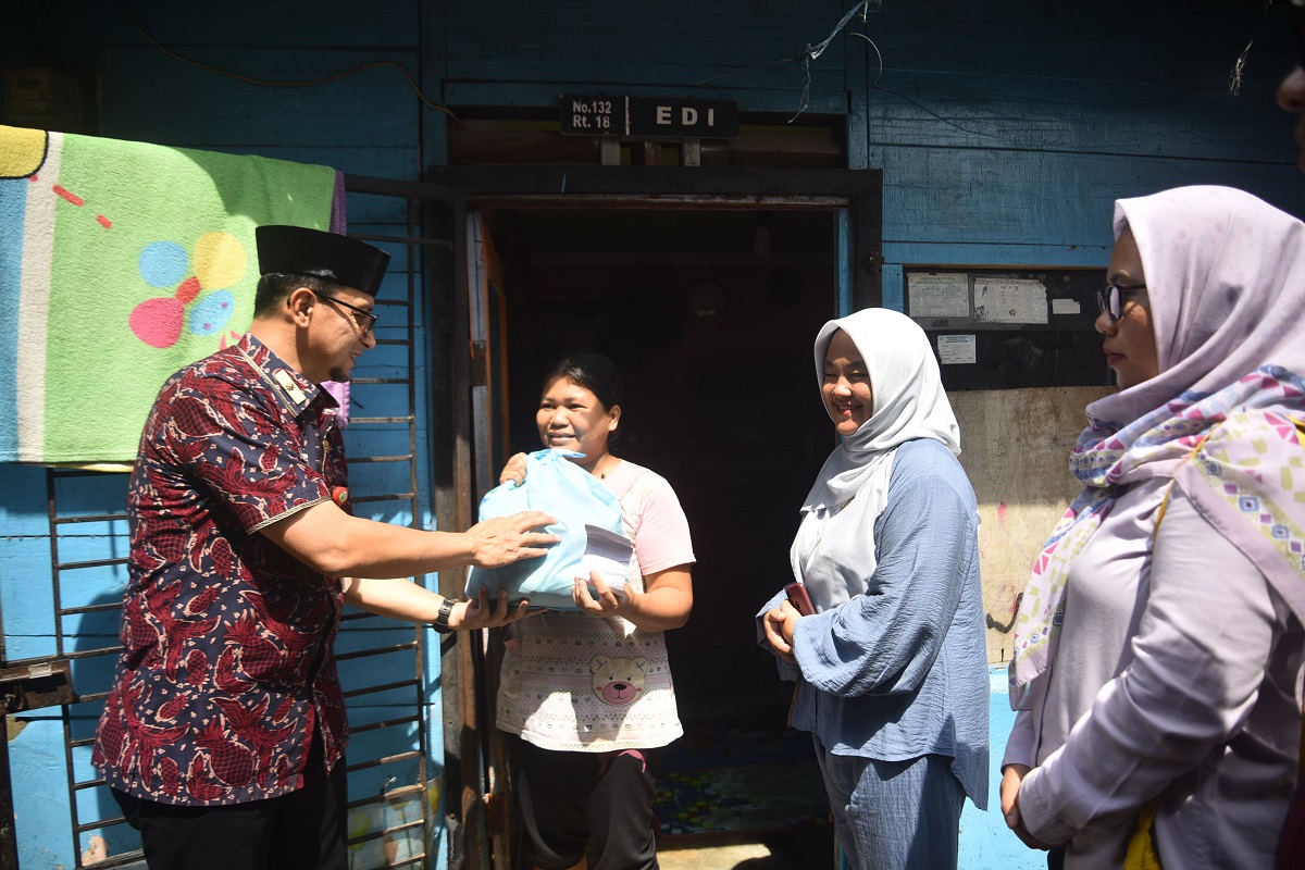 Iwako Jambi Salurkan 50 Paket Sembako dan Bantuan Tunai Kepada Warga yang Belum Tersentuh Bantuan
