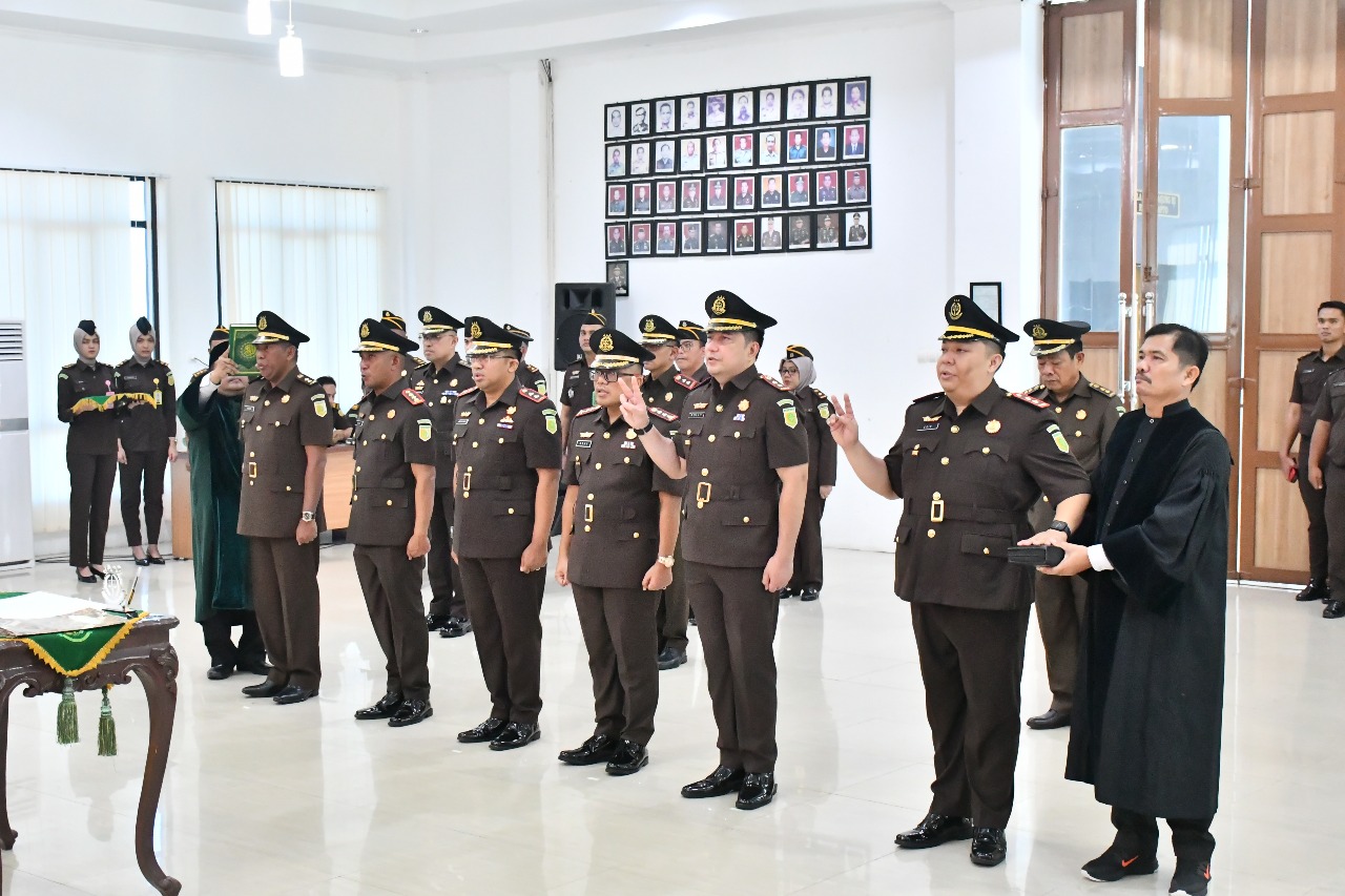 6 Pejabat Eselon III Di Kejaksaan Tinggi Jambi Resmi Dilantik