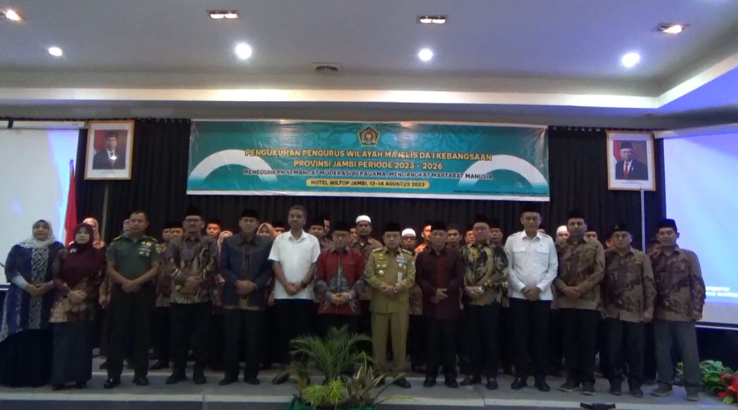 Gubernur Al Haris Dikukuhkan Sebagai Pembina Pengwil Majelis Dai Kebangsaan Provinsi Jambi Masa Periode 2023-2