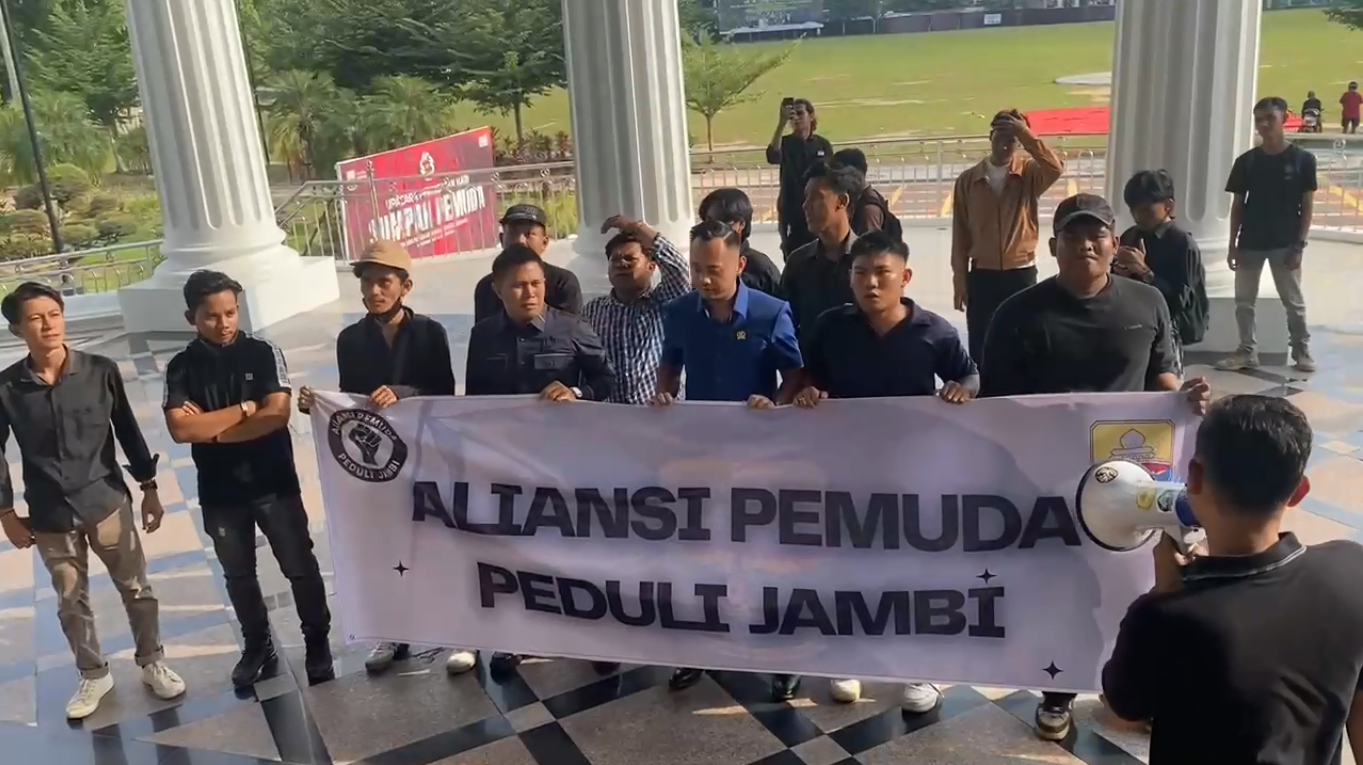 Dua Anggota Dewan Ikut Serta Dalam Aksi Demo di Kantor Gubernur Jambi