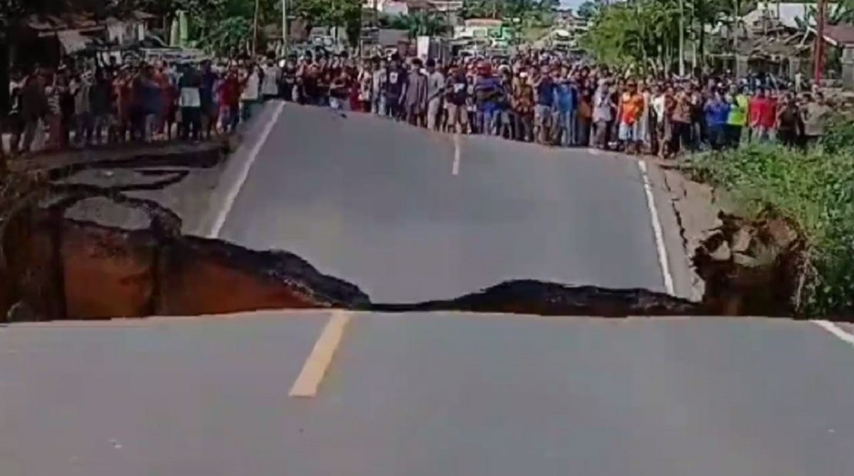 Jalan Jambi - Sumbar Putus Diterjang Banjir