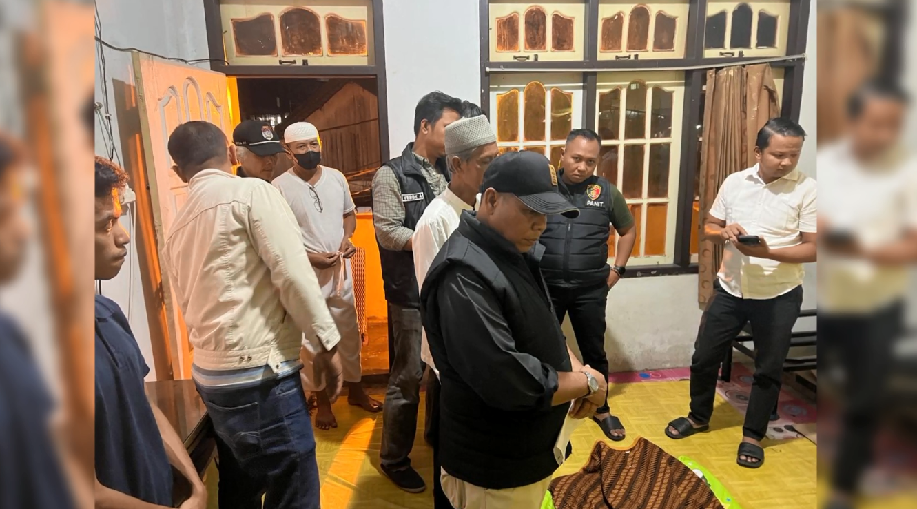 ?seorang pria di sulanjana ditemukan tewas gantung diri di dalam rumah