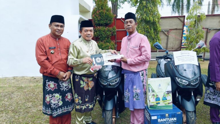 Gubernur Jambi Al Haris Bagikan156 Motor Dinas Untuk Datuk Rio Se-Kabupaten Bungo 