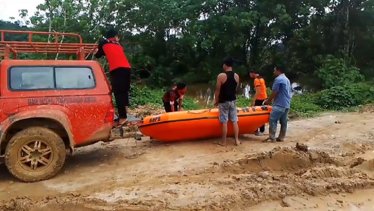 Nenek Aminah Tenggelam di Sungai Sekalo, Upaya Pencarian Terkendala Banjir yang Semakin Meluas