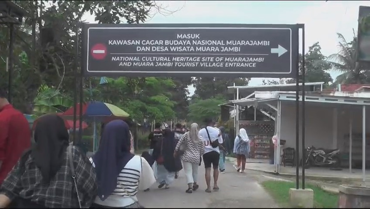 Ribuan Warga Liburan ke Candi Muaro Jambi, Manfaatkan Libur Panjang Jelang Pemilu 2024