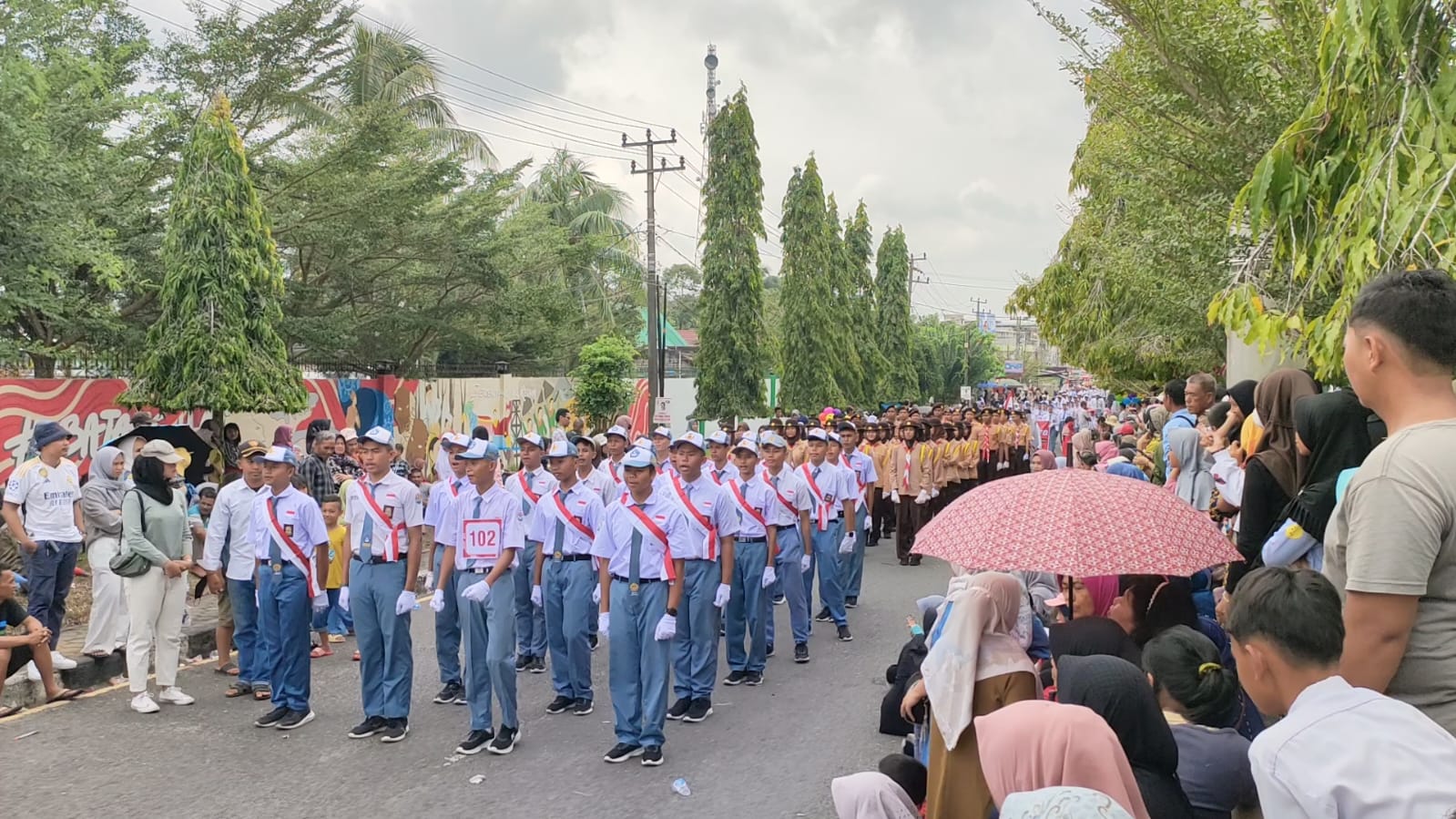 Semarak HUT ke-78 RI, Ribuan Masyarakat Batanghari Saksikan Pawai Pembangunan