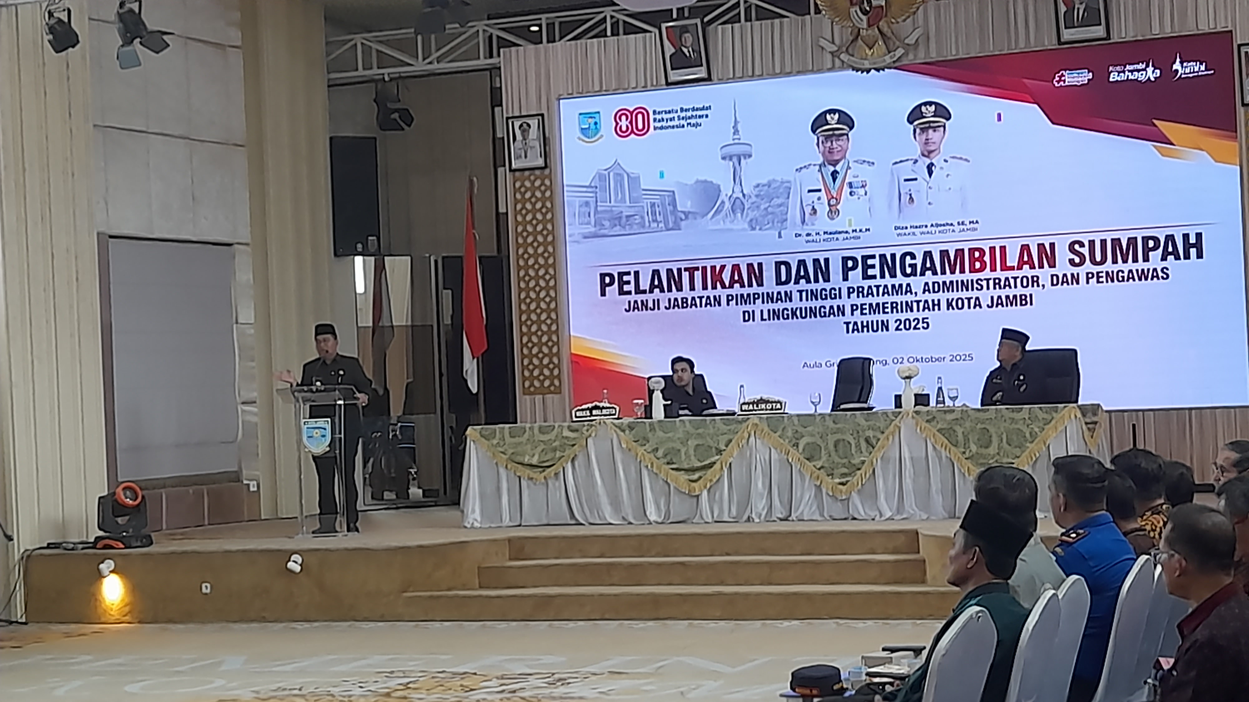 Lantik 130 Pejabat Dilingkup Pemkot Jambi, Maulana : Jika Ada Laporan Pungli dan Terbukti Akan Saya Copot