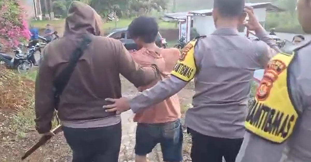 Tertangkap Basah Saat Mencuri, Pelaku Jadi Bulan - Bulanan Warga