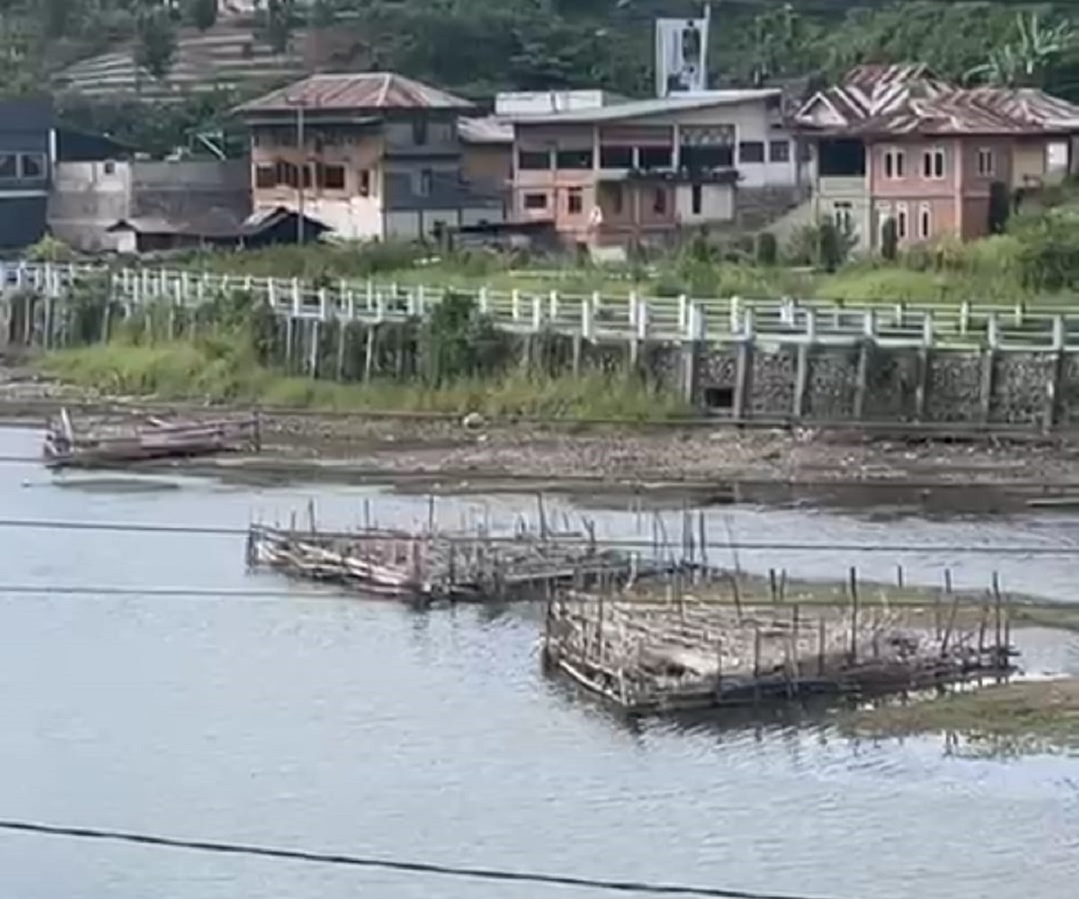 Air Danau Kerinci Menyusut, Warga : Dihisap Naga