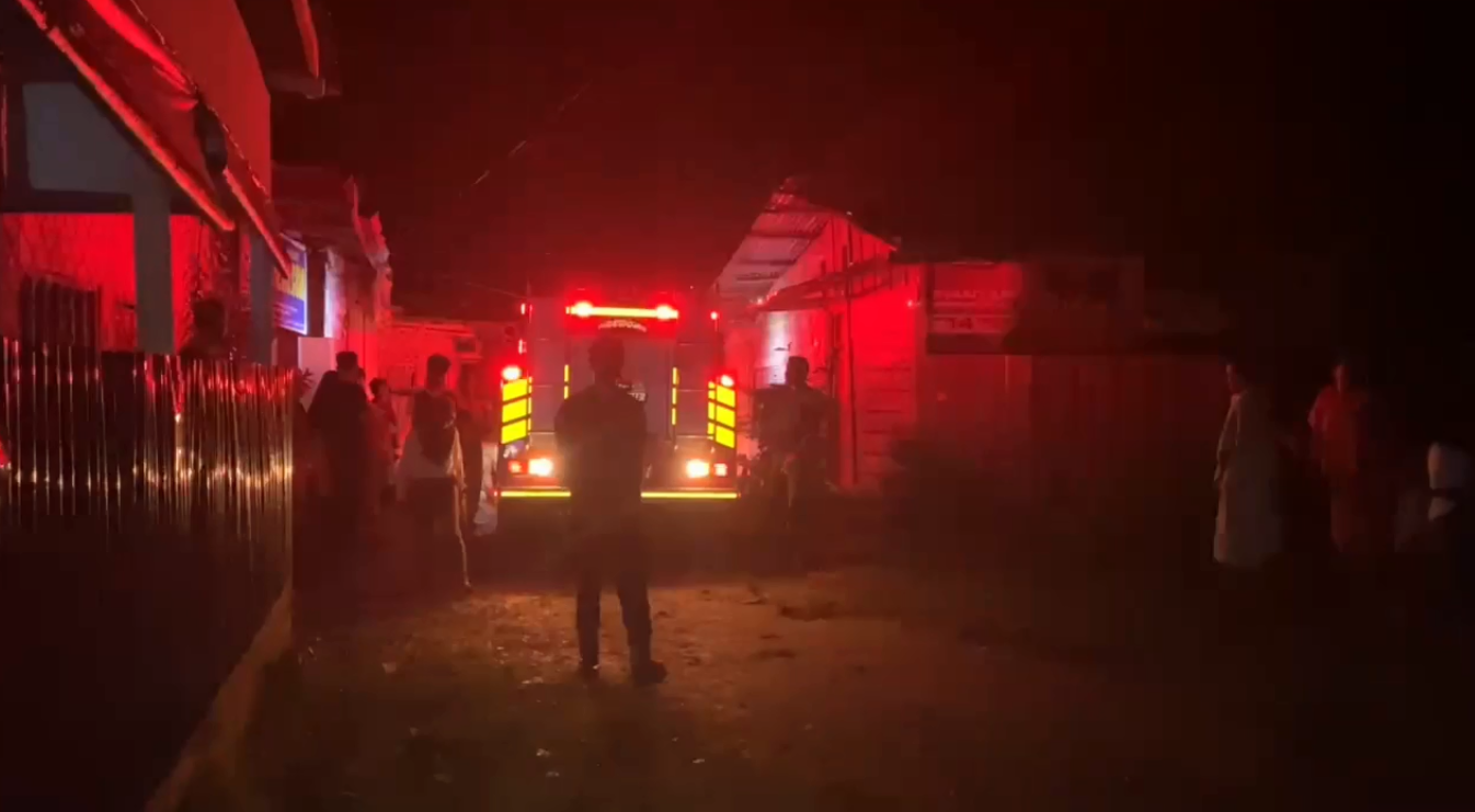 2 Rumah Bedeng di Muaro Bulian Hangus Terbakar   