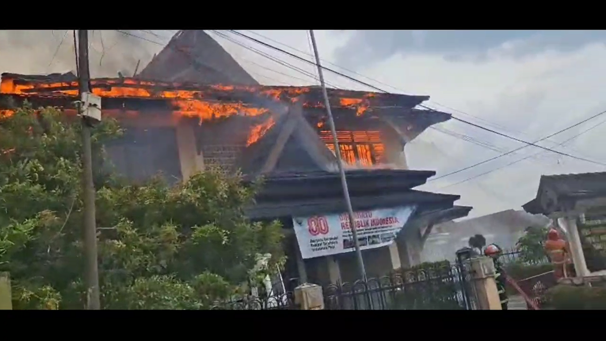 Kebakaran Kantor Dinas Pertanian Hanguskan Seluruh Gedung