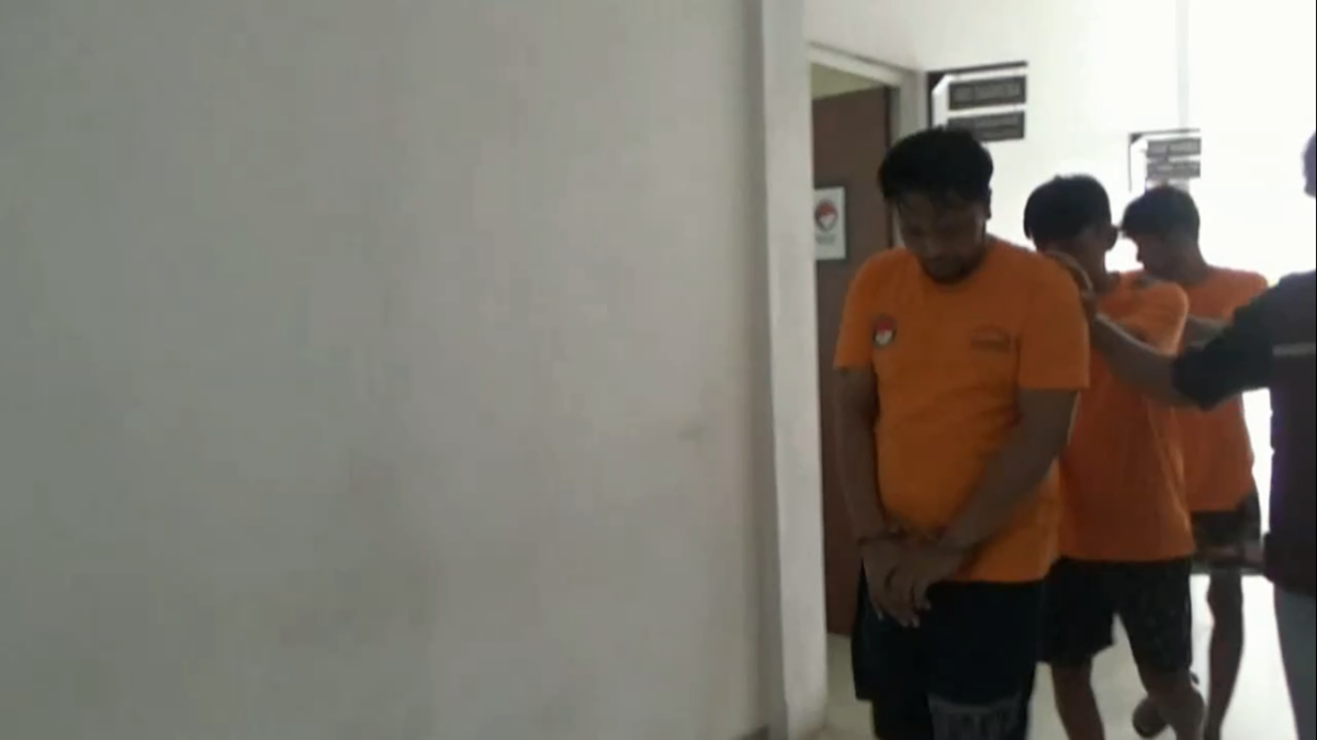 TIM KUDA HITAM GEMPUR SINDIKAT NARKOBA TIGA PENGEDAR SABU ASAL MUARA TEMBESI DIBEKUK POLRES BATANG HARI