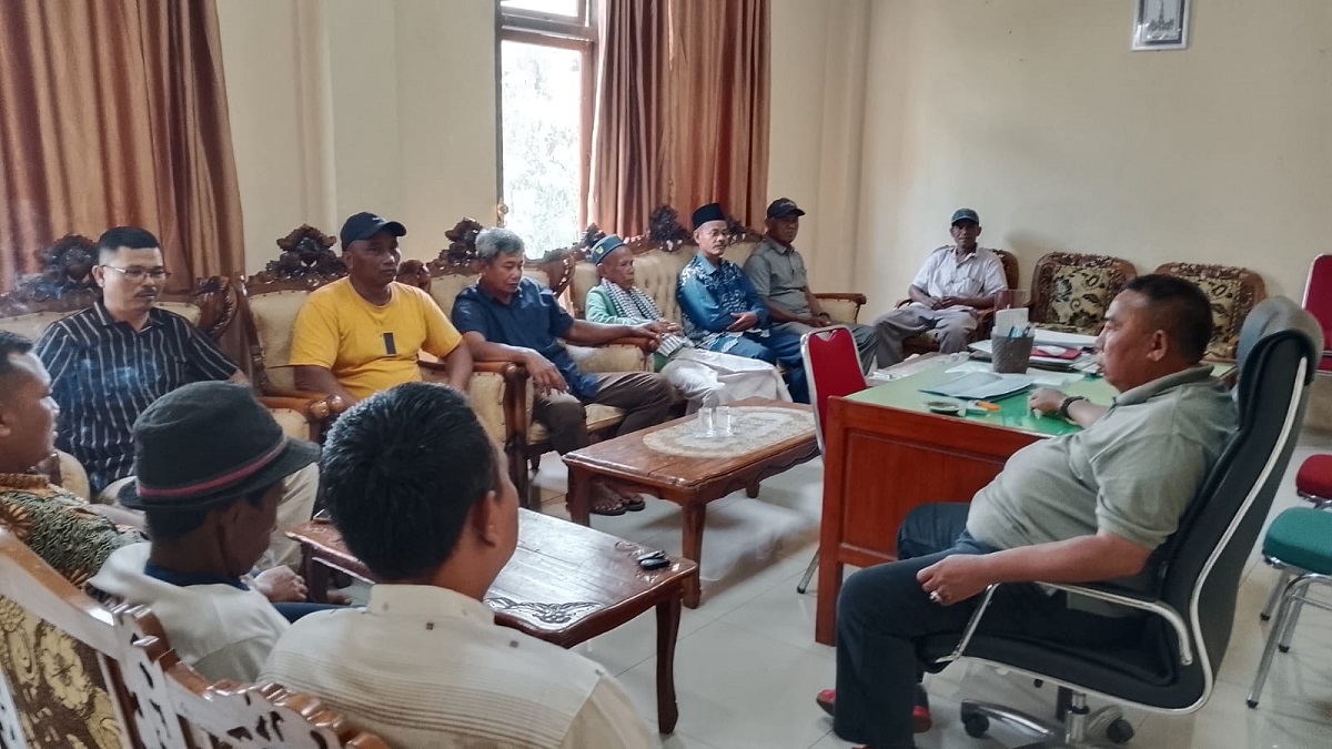 Tagih Janji, Warga Sungai Bengkal Datangi Kantor Camat: Sengketa Batas Makin Memanas!