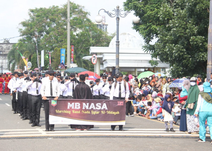 Pawai Pembangunan Provinsi Jambi Dimulai, Ribuan Masyarakat Tumpah Ruah di Jalanan