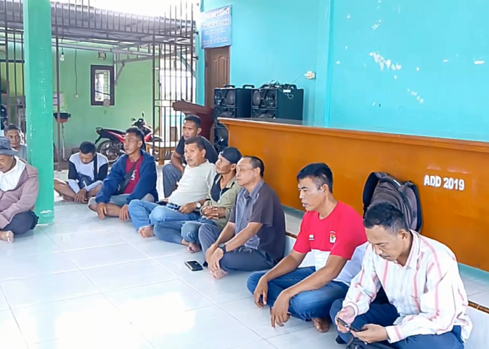 Lahan Disita, Puluhan Petani Pandan Sejahtera Geruduk Kantor Desa