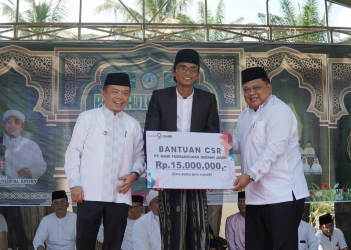 Gubernur Al Haris Hadiri Pengajian Umum dan Berikan Dukungan Pembangunan Pesantren