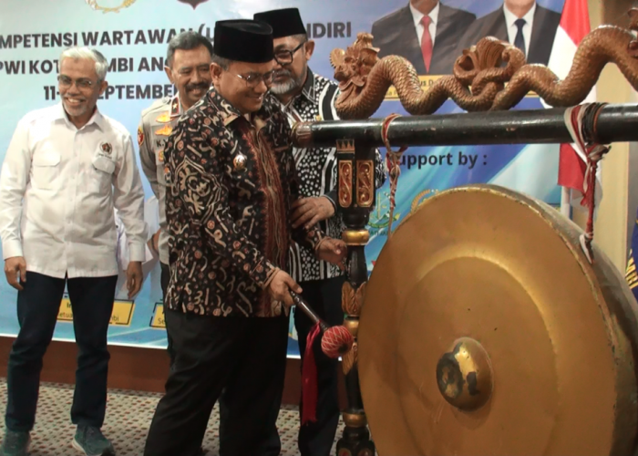 Buka UKW PWI Kota Jambi, Sekda Sudirman Tegaskan Wartawan Harus Kompeten