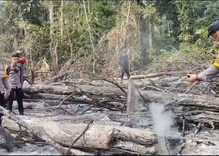 Lahan Seluas 10 Hektar Diduga Sengaja Dibakar, Satgas Tempuh Perjalanan 5 Jam Untuk Padamkan Api