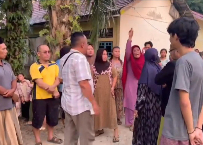 Lagi! Rumah Terduga Pengedar Sabu di Rantau Kapas Mudo Digeruduk Warga