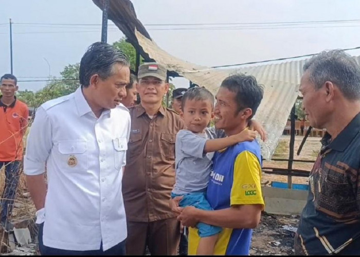 Wabup Junaidi Gerak Cepat: Korban Kebakaran di Muaro Jambi Segera Dapat Rumah Baru