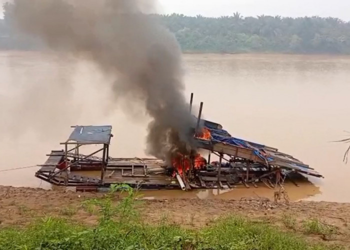 Peti Kembali Picu Amarah Warga Punti Kalo, Rakit Dompeng Dibakar Massa