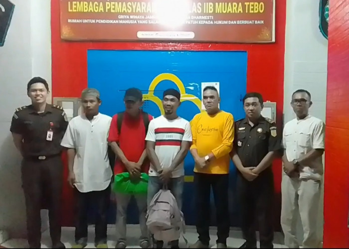 Kejari Tebo Bebaskan Kades, Anggota BPD Dan Ketua Karang Taruna Desa Teluk Lancang