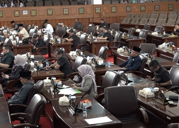 Rapat Paripurna DPRD Provinsi Jambi Sepakati Perda Kawasan Tanpa Rokok