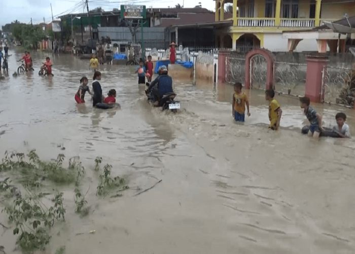 Sungai Batang Merao Kerinci Meluap, Akses Jalan Putus dan Ratusan Rumah Terendam Banjir